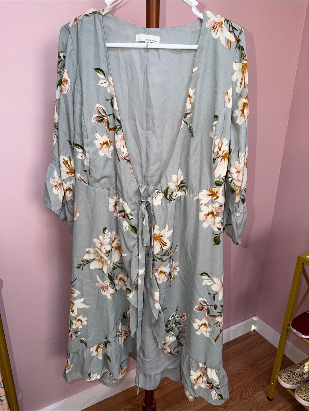 june & hudson Gray Floral Tie-Front Midi Dress